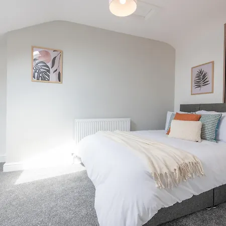 Prázdninový dům Stylish Comfort Retreat - Salford - Sleeps 8