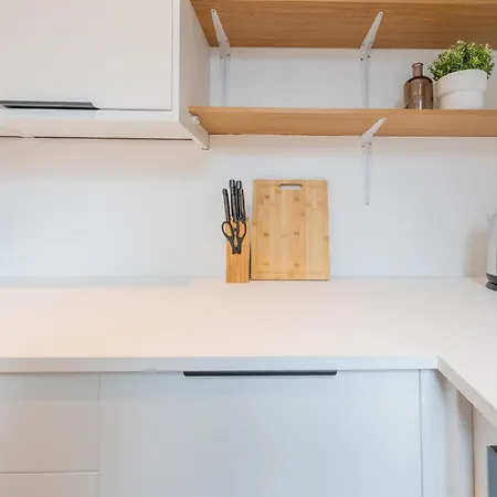Stylish Comfort Retreat - Salford - Sleeps 8