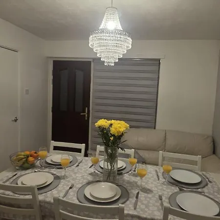 Casa Havilah - Contractor House Sleeps 4 Parking * مانشستر