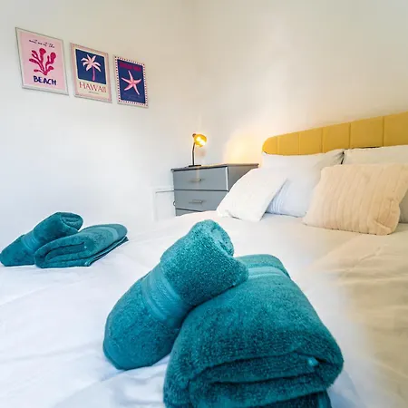 2 Bed House Sleeps 4 Ideal For Contractors Free Parking 10mn To Cc * Μάντσεστερ