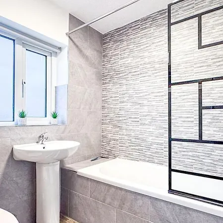 Prázdninový dům 2bdr House 4 Beds & Sofa With 3 Tvs Netflix Ps4 Free Parking Near Mcr Ao Arena