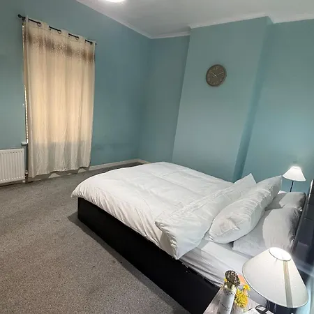 Bright Home, Modern & Spacious * مانشستر