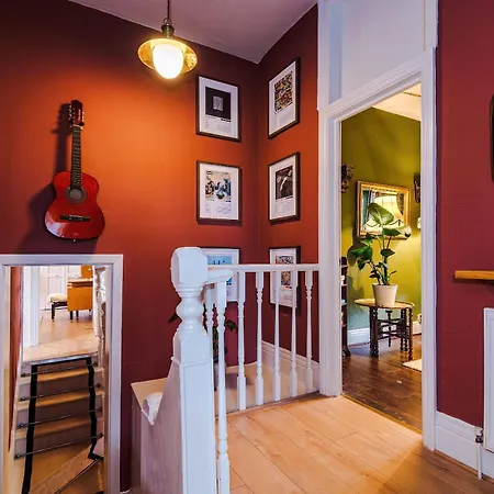 Stylish Retro Retreat By 53 Degrees In 4 Bed