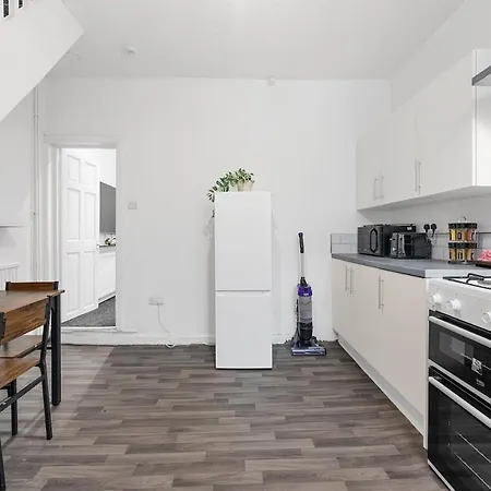 Stylish 2 Bed House In بيت للعطل