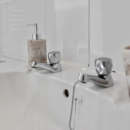 Winsick Residences Fallowfield Up To 11 Guests בית נופש מנצ'סטר