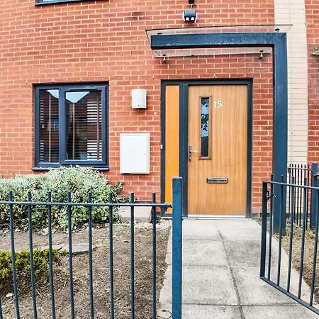 Stylish In Vibrant Salford, بيت للعطل