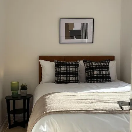 Luxury Entire | Near Centre بيت للعطل مانشستر