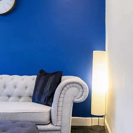 Stylish 2 Bed House In * مانشستر