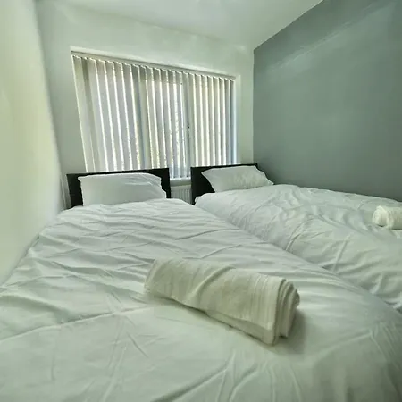بيت للعطل 3 Bedroom In *