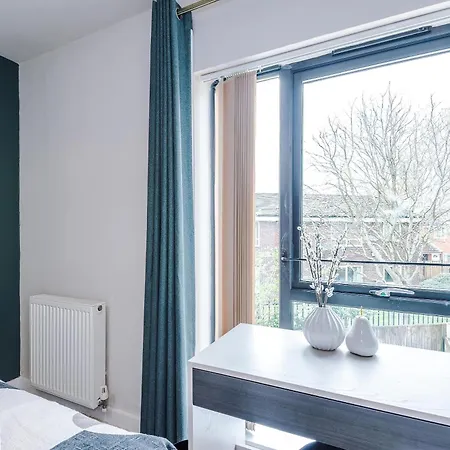 Modern 2 Bed By 53 Degrees With Parking & Garden Dom wakacyjny Manchester