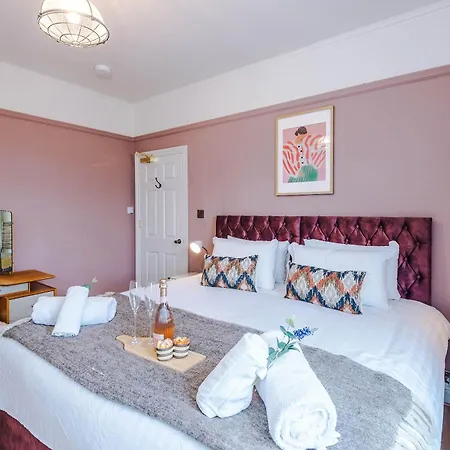 Stylish Retro Retreat By 53 Degrees In 4 Bed Manchester