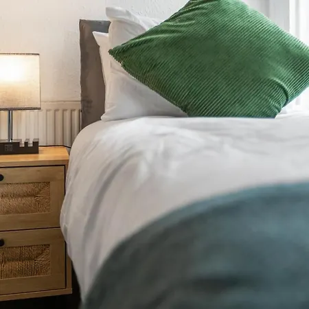 بيت للعطل Winsick Residences Fallowfield Up To 11 Guests