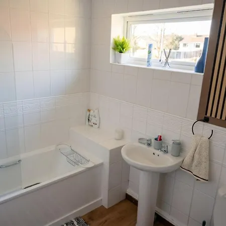 Stylish 3-bedroom For Groups With Parking, Greater