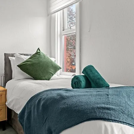 Winsick Residences Fallowfield Up To 11 Guests בית נופש