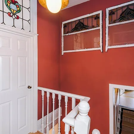 Stylish Retro Retreat By 53 Degrees In 4 Bed *