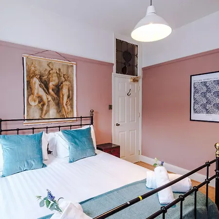 Stylish Retro Retreat By 53 Degrees In 4 Bed