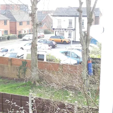 2bdr House 4 Beds & Sofa With 3 Tvs Netflix Ps4 Free Parking Near Mcr Ao Arena *