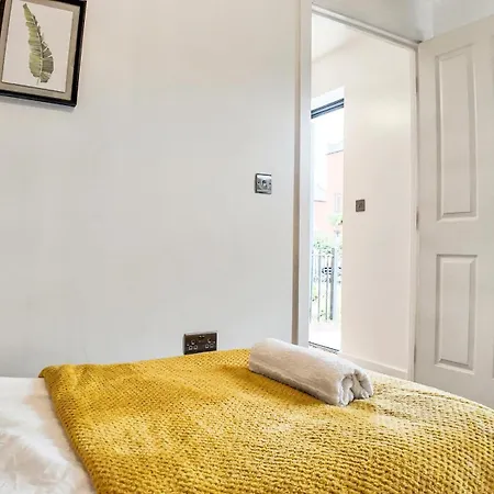 Stylish In Vibrant Salford,