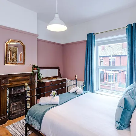 בית נופש Stylish Retro Retreat By 53 Degrees In 4 Bed *