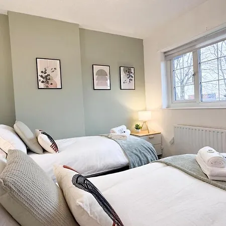2bdr House 4 Beds & Sofa With 3 Tvs Netflix Ps4 Free Parking Near Mcr Ao Arena Casa de Férias