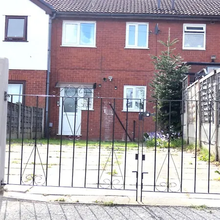 2bdr House 4 Beds & Sofa With 3 Tvs Netflix Ps4 Free Parking Near Mcr Ao Arena