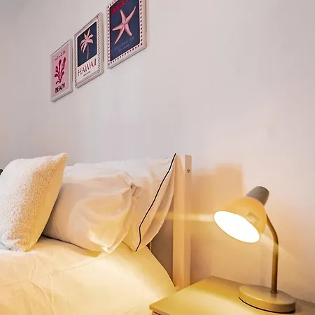 Stylish 2bdr 10m To Centre Free Parking بيت للعطل *
