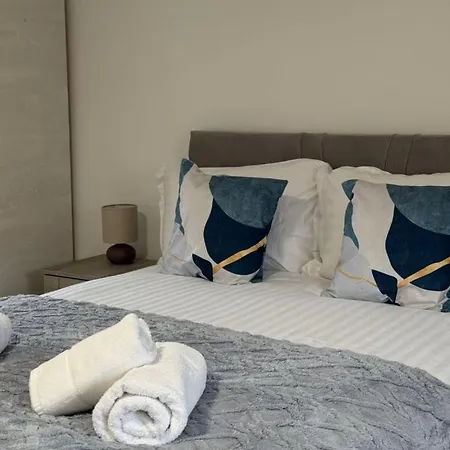 Ashfield Ii Co-living - Private Self-cater Manchester