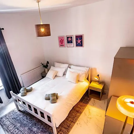 Stylish 2bdr 10m To Centre Free Parking مانشستر