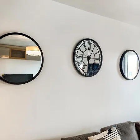 بيت للعطل Stylish In Vibrant Salford,