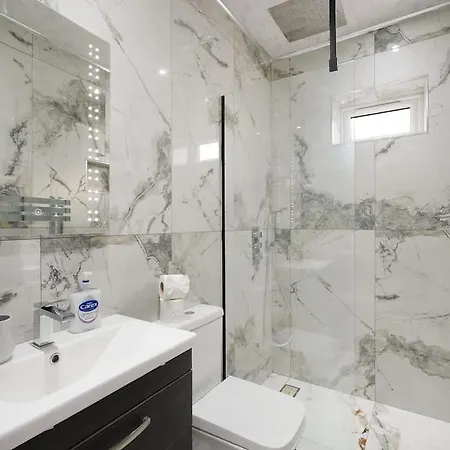 Σπίτι διακοπών Stylish With Free Parking And Easy Access Μάντσεστερ