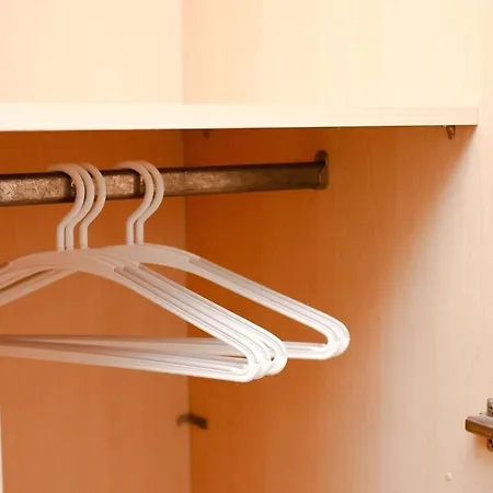 Cozy Place In Salford, Sleeps 8, 4 Bedroom, 5 Beds Prázdninový dům