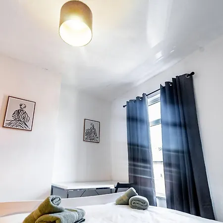 Stylish 2bdr 10m To Centre Free Parking * مانشستر