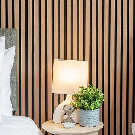 Stylish Comfort Retreat - Salford - Sleeps 8 Prázdninový dům