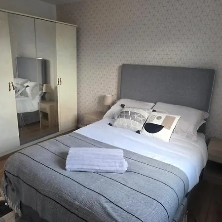 Casa Havilah - Contractor House Sleeps 4 Parking بيت للعطل