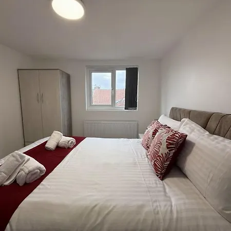 Ashfield Ii Co-living - Private Self-cater * Manchester