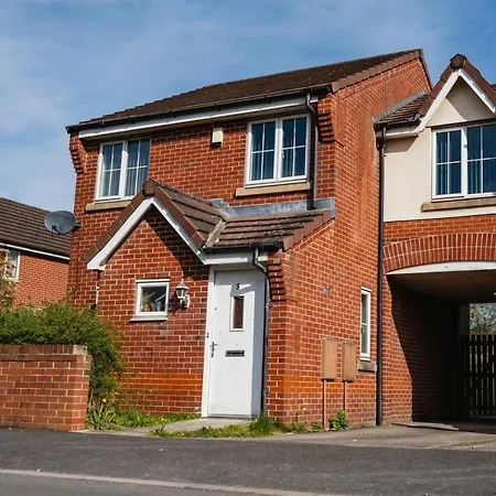 Feriehus Stylish 3-bedroom For Groups With Parking, Greater *
