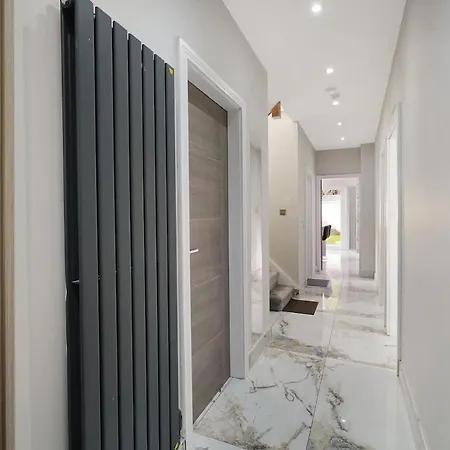 Stylish With Free Parking And Easy Access Σπίτι διακοπών *
