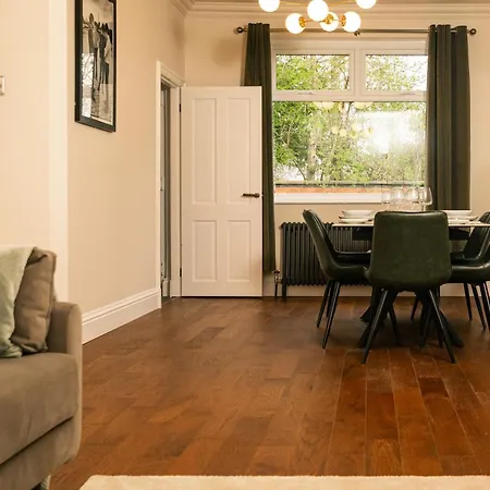 Arena House 3bd With Games Walk To Coop Eithad Manchester
