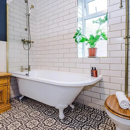 בית נופש Stylish Retro Retreat By 53 Degrees In 4 Bed מנצ'סטר