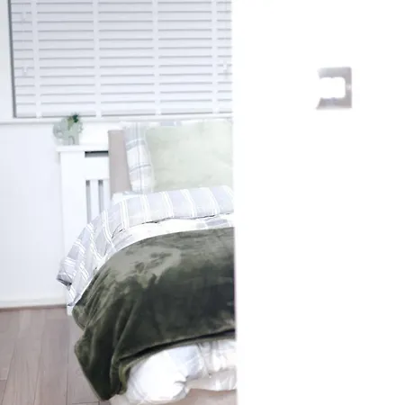Cozy Place In Salford, Sleeps 8, 4 Bedroom, 5 Beds Manchester