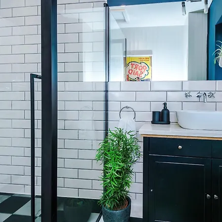 Stylish Retro Retreat By 53 Degrees In 4 Bed * Manchester
