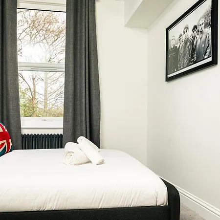 Arena House 3bd With Games Walk To Coop Eithad