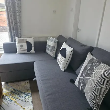 Casa Havilah - Contractor House Sleeps 4 Parking بيت للعطل مانشستر