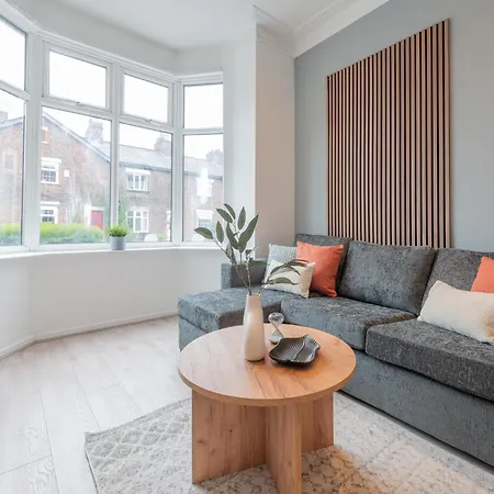 Stylish Comfort Retreat - Salford - Sleeps 8 Prázdninový dům *