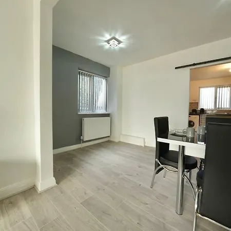 3 Bedroom In بيت للعطل مانشستر