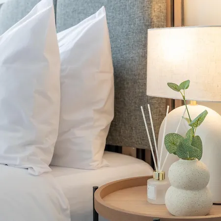 Stylish Comfort Retreat - Salford - Sleeps 8 Prázdninový dům *