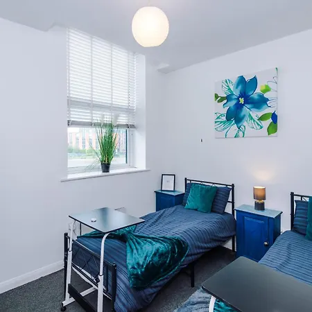 The Pendleton, Salford, 3-bed Apartment, Free Parking, 3 Mins To By Kammili *