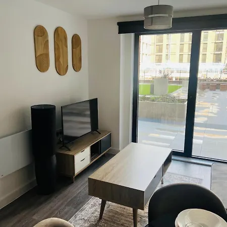 Luxury 1 Bedroom Apartment, Salford,