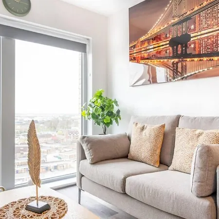 Apartmán Chique Luxurious Stylish Two Bedroom *