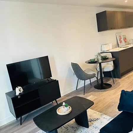 Апартаменты Stylish Modern 1-bed *